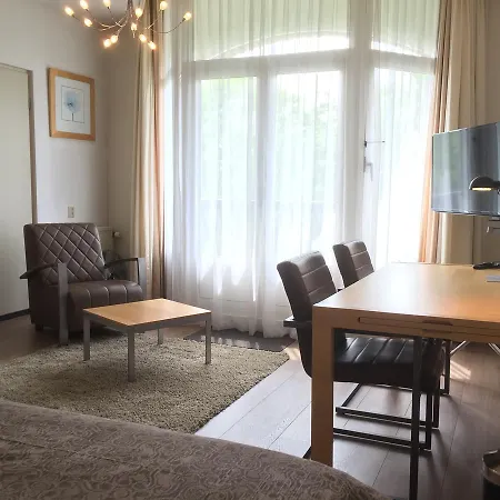 Отель Hotel Plato Den Haag Scheveningen