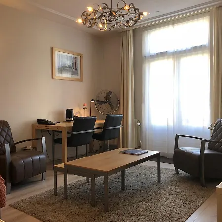Отель Hotel Plato Den Haag Scheveningen